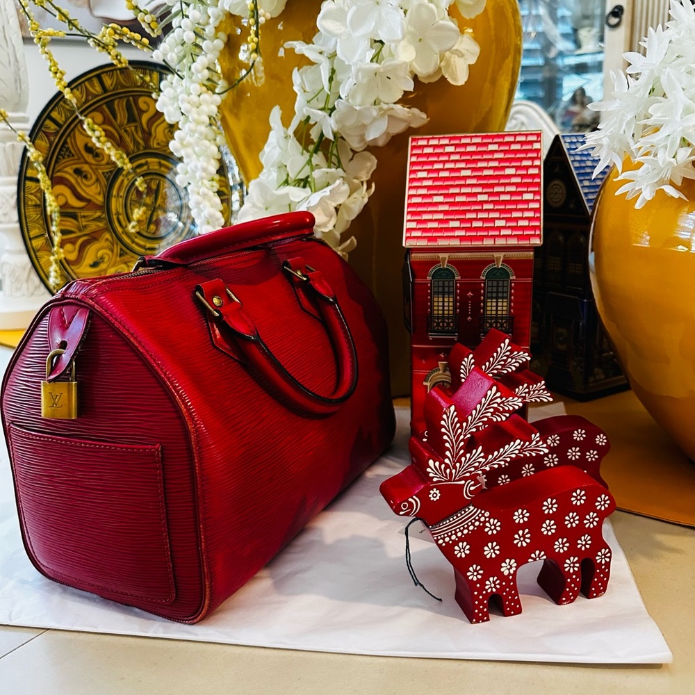 Louis Vuitton Red Epi Leather Handbag - Picture 15 of 16
